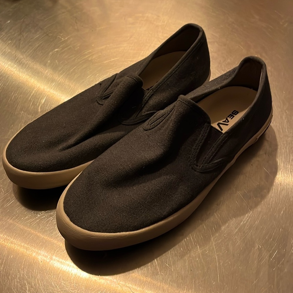 SeaVees men’s size 8 Baja